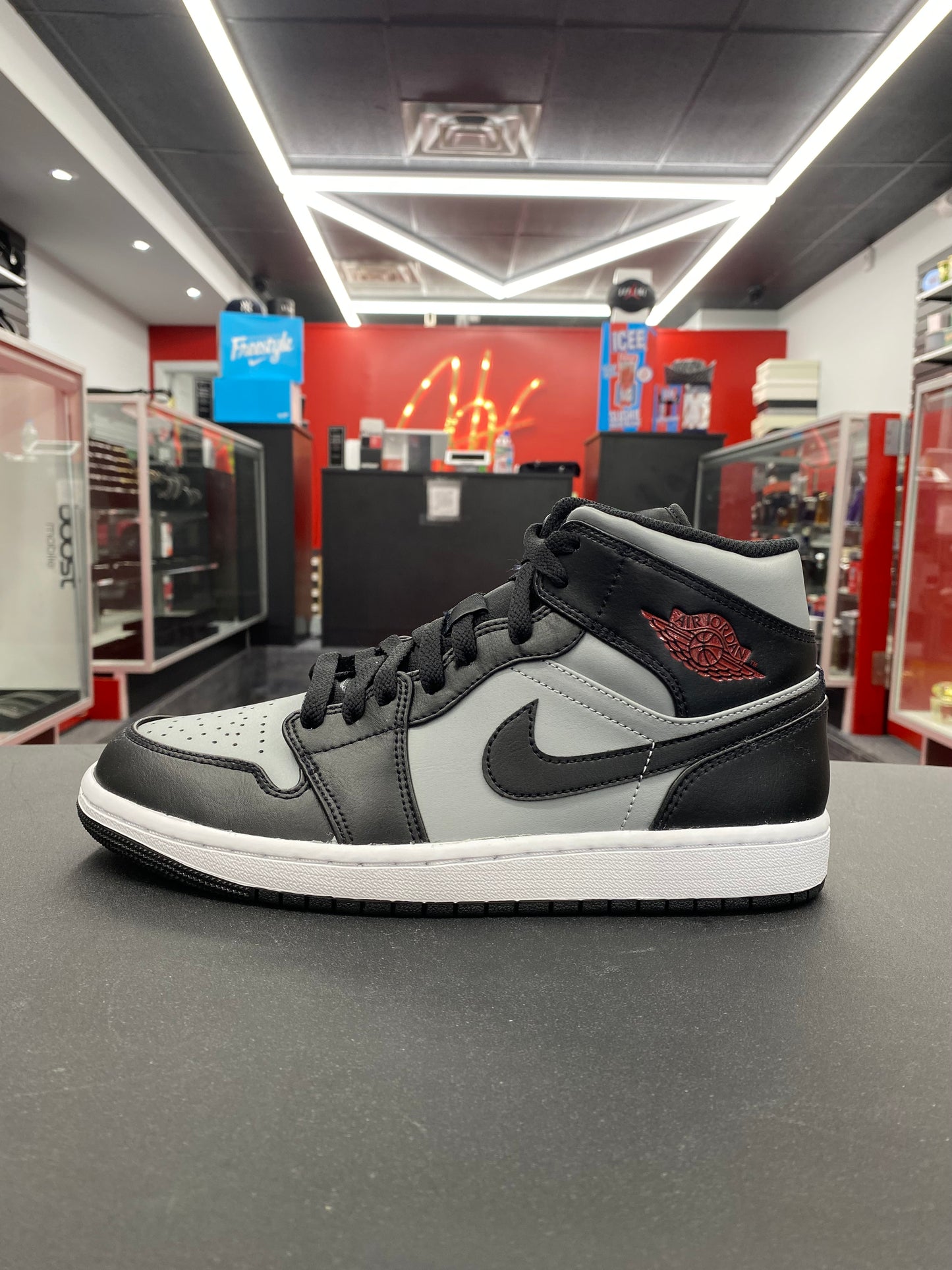 Air Jordan 1 Mid “Shadow Red”